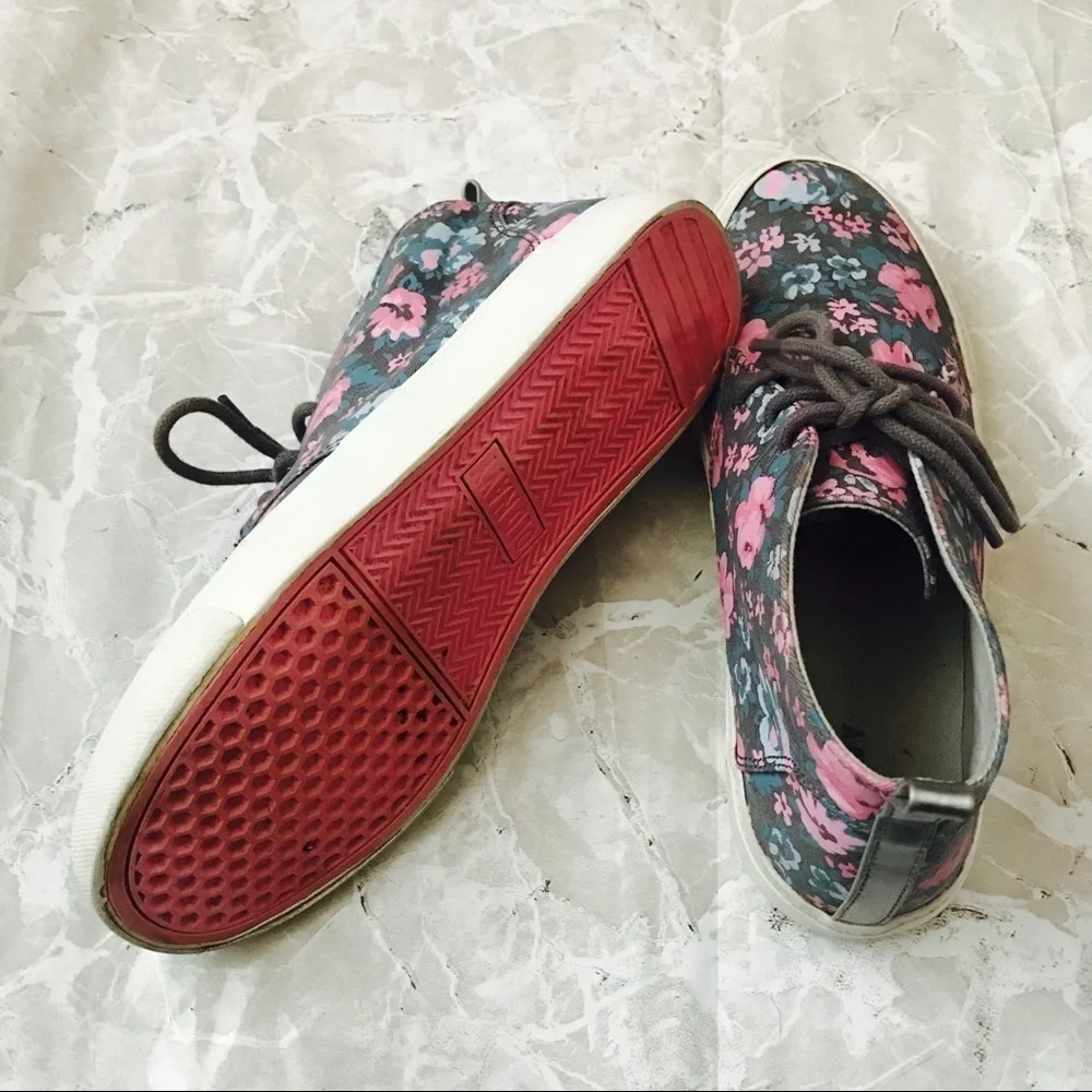 [ON] Host Pick ⚡️Cute Floral Sneakers